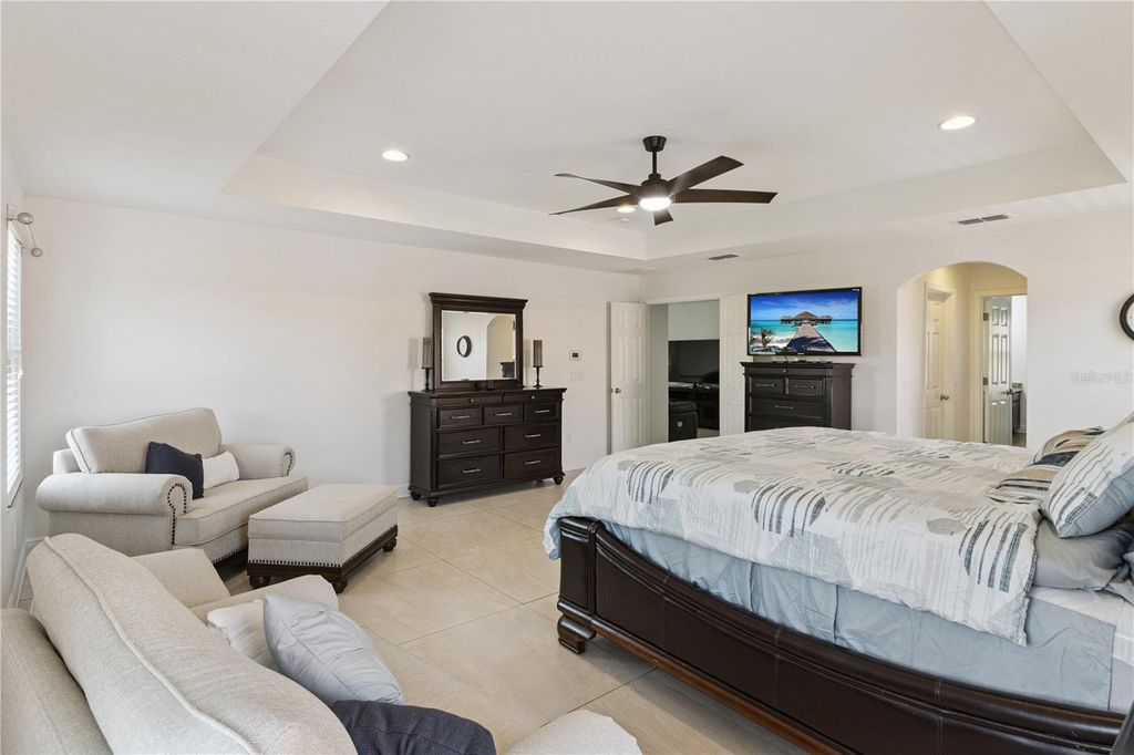 Image 19 of property listing at 3979 SUNSET LAKE DRIVE, Lakeland, FL 33810