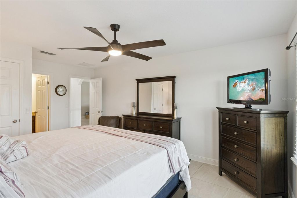 Image 22 of property listing at 3979 SUNSET LAKE DRIVE, Lakeland, FL 33810