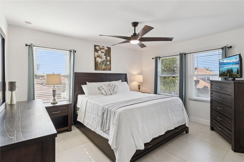 Image 27 of property listing at 3979 SUNSET LAKE DRIVE, Lakeland, FL 33810