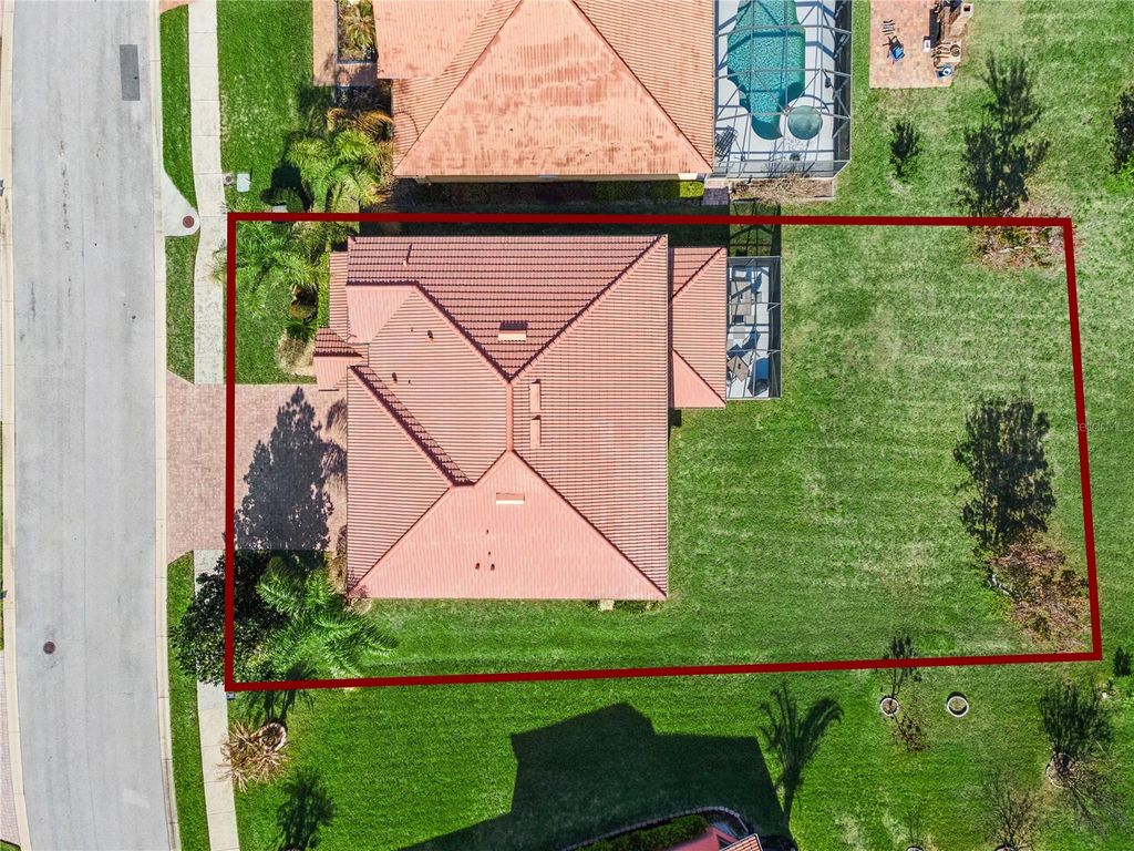 Image 34 of property listing at 3979 SUNSET LAKE DRIVE, Lakeland, FL 33810