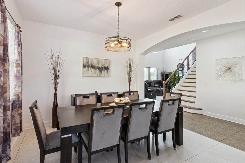 Image 5 of property listing at 3979 SUNSET LAKE DRIVE, Lakeland, FL 33810