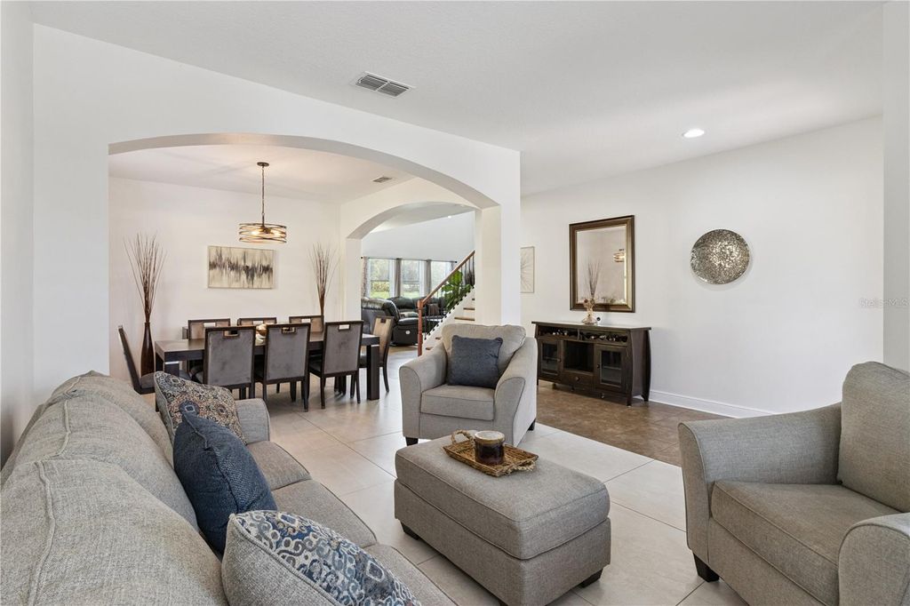 Image 6 of property listing at 3979 SUNSET LAKE DRIVE, Lakeland, FL 33810