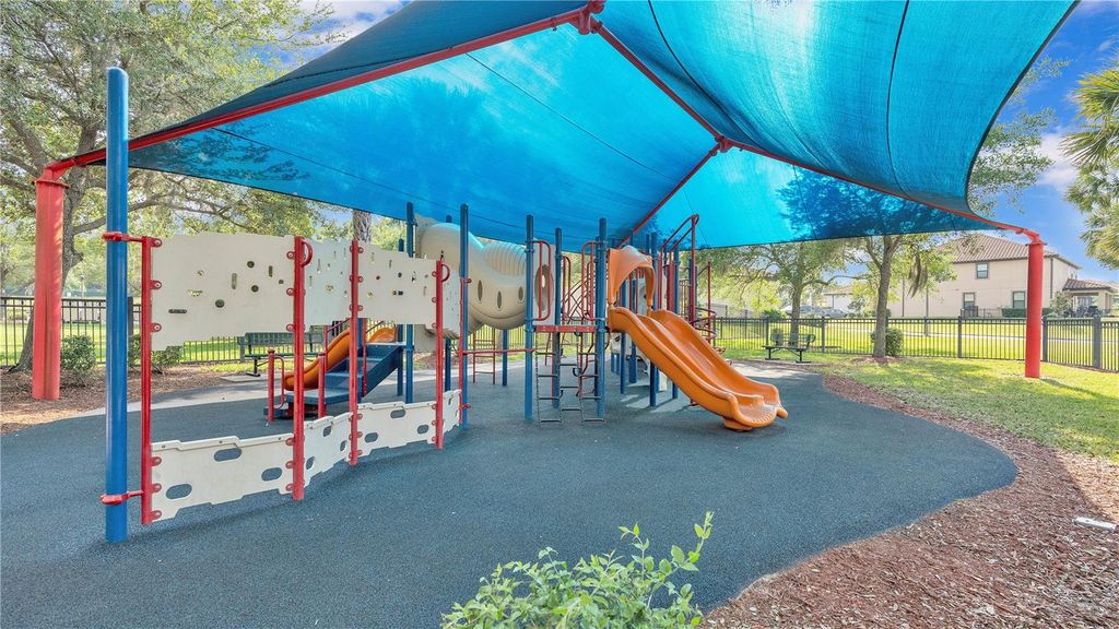 Image 53 of property listing at 3979 SUNSET LAKE DRIVE, Lakeland, FL 33810