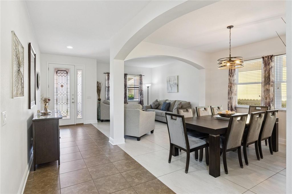 Image 9 of property listing at 3979 SUNSET LAKE DRIVE, Lakeland, FL 33810