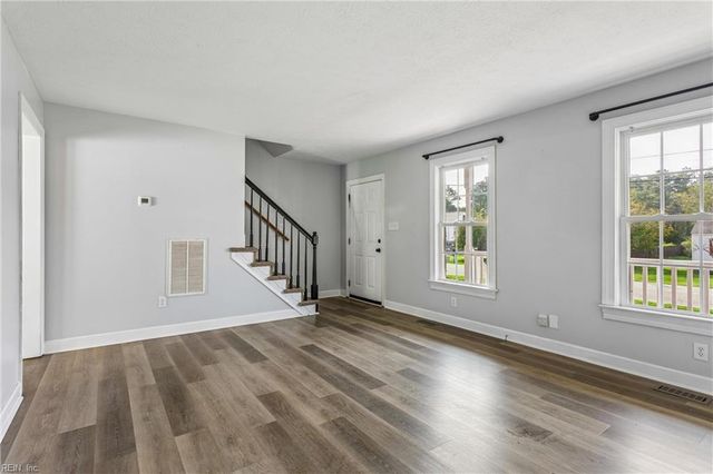 83 Ridge RD, Poquoson, VA 23662