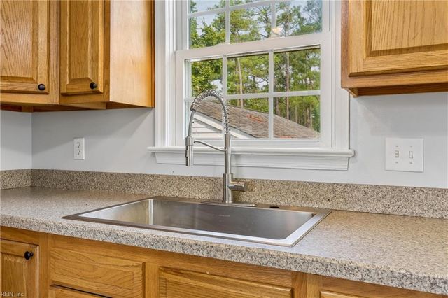 83 Ridge RD, Poquoson, VA 23662