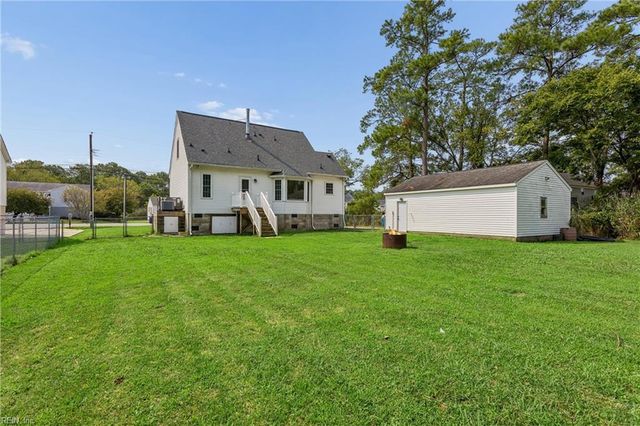 83 Ridge RD, Poquoson, VA 23662