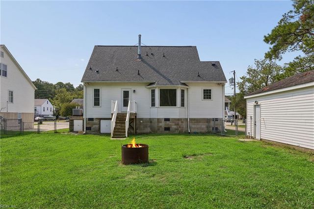 83 Ridge RD, Poquoson, VA 23662