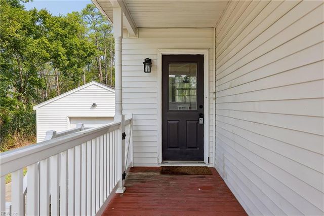 83 Ridge RD, Poquoson, VA 23662