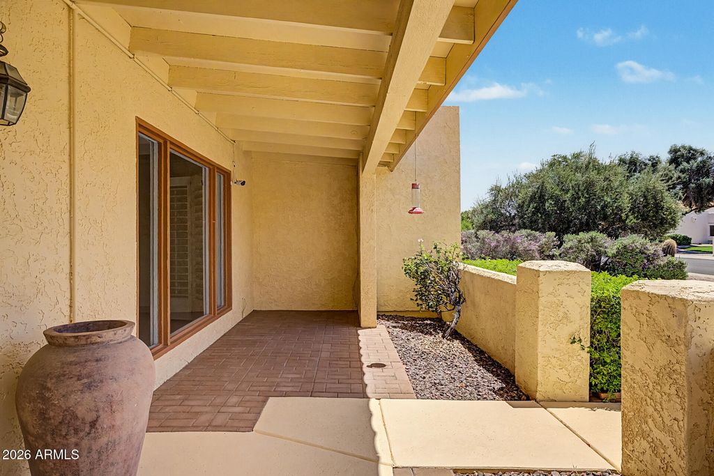 Image 10 of property listing at 7748 E ASTER Drive, Scottsdale, AZ 85260