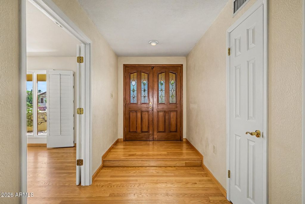 Image 11 of property listing at 7748 E ASTER Drive, Scottsdale, AZ 85260