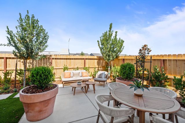 2029 N Wagon Lane, Clovis, CA 93619