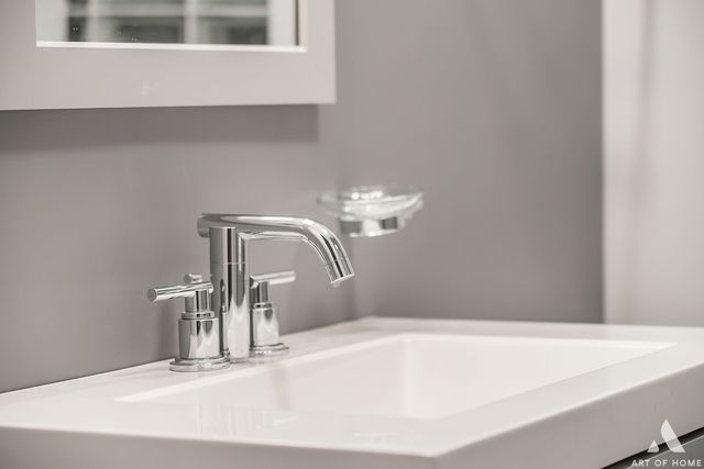 7141 S Artesian Avenue, Chicago, IL 60629