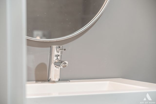 7141 S Artesian Avenue, Chicago, IL 60629