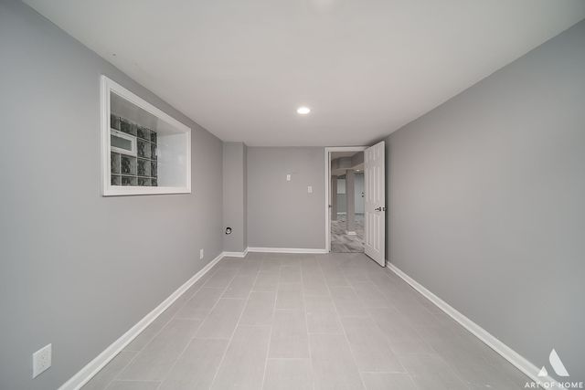 7141 S Artesian Avenue, Chicago, IL 60629