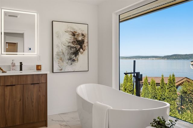 47 Wallace Street, Steilacoom, WA 98388
