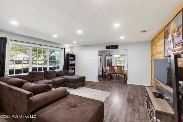 477 Glen Valley Way, Gulfport, MS 39507