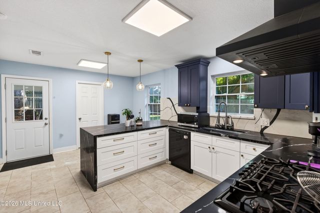 477 Glen Valley Way, Gulfport, MS 39507