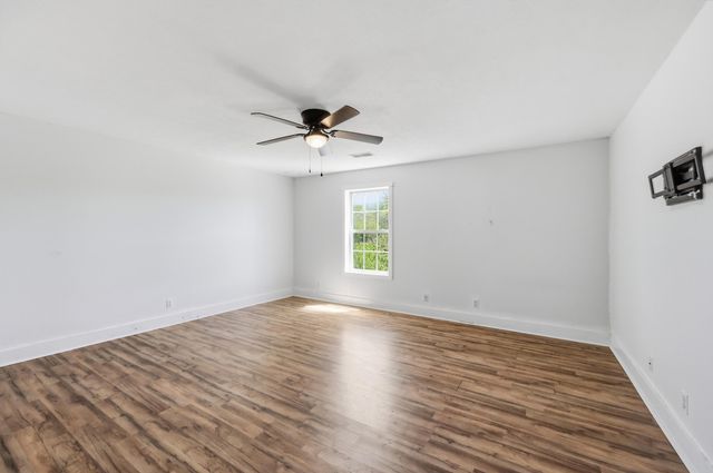 1531 Aaron Barnett Road, Lawrenceburg, KY 40342