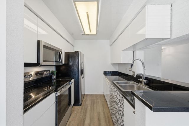 18800 Egret Bay Boulevard 808, Webster, TX 77058