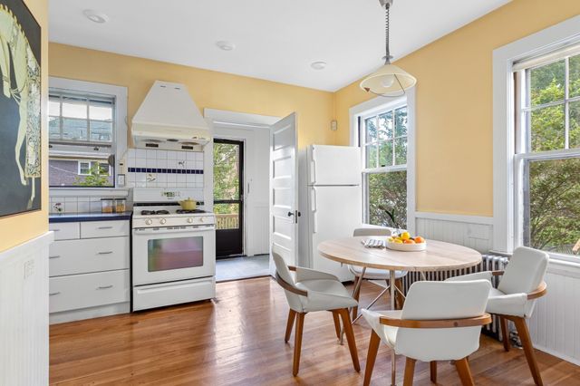 8 Centervale Park, Boston, MA 02124