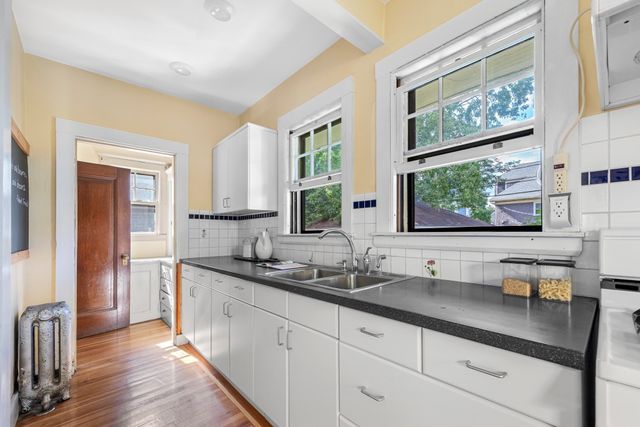 8 Centervale Park, Boston, MA 02124