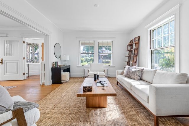 8 Centervale Park, Boston, MA 02124