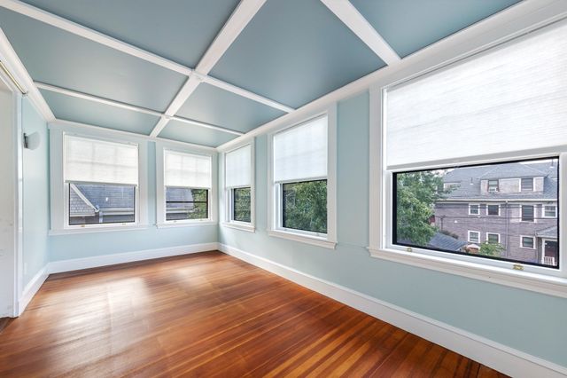 8 Centervale Park, Boston, MA 02124
