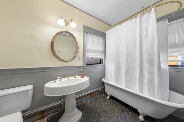 8 Centervale Park, Boston, MA 02124