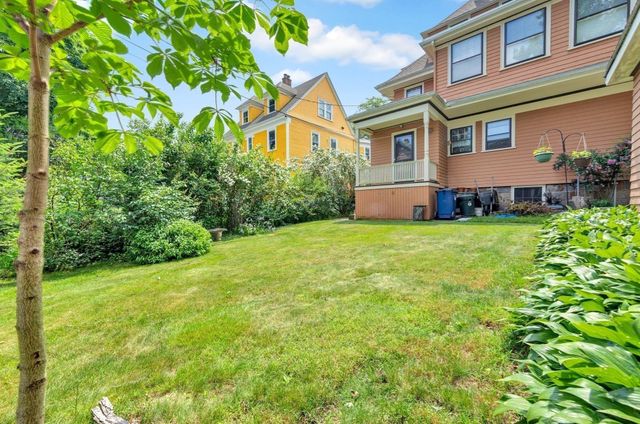 8 Centervale Park, Boston, MA 02124