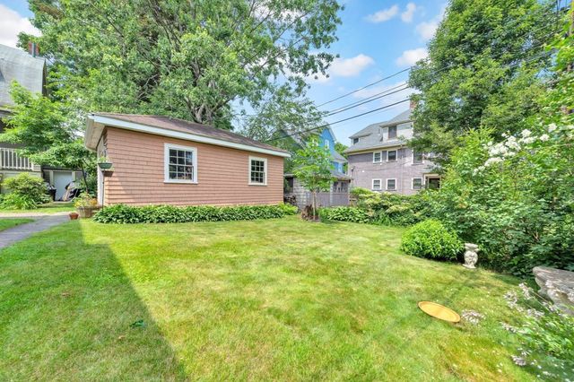 8 Centervale Park, Boston, MA 02124