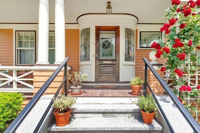 8 Centervale Park, Boston, MA 02124