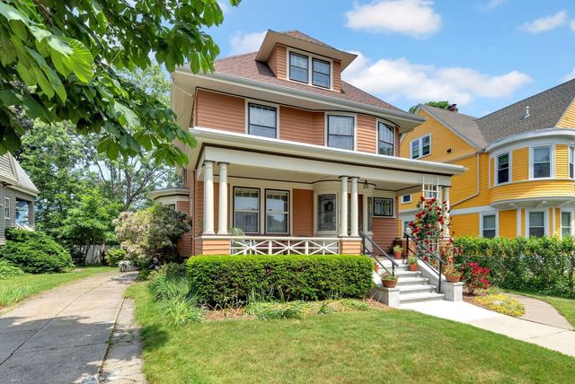 8 Centervale Park, Boston, MA 02124