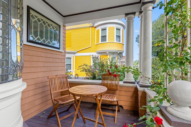 8 Centervale Park, Boston, MA 02124