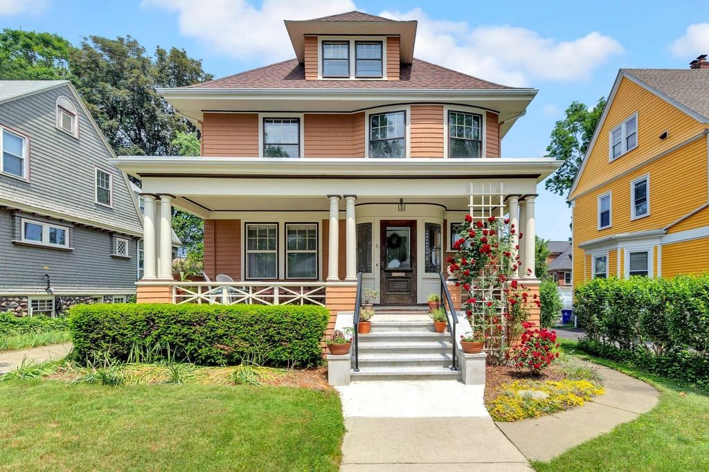 8 Centervale Park, Boston, MA 02124