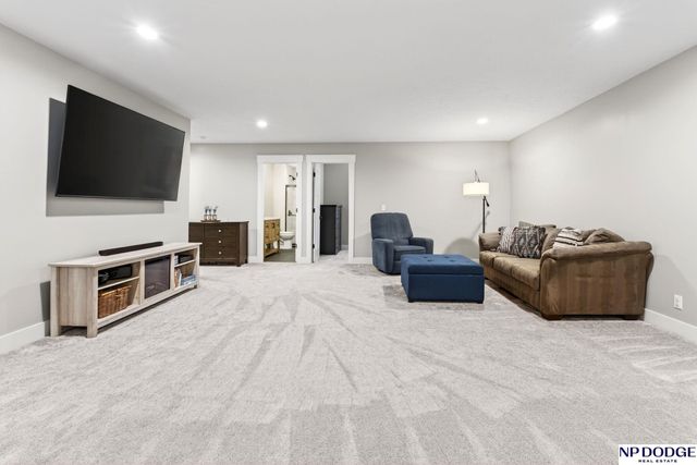4002 N 190th Street, Omaha, NE 68022