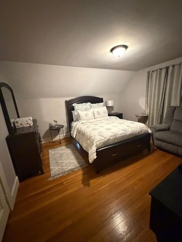 65 Milford St, Mendon, MA 01756