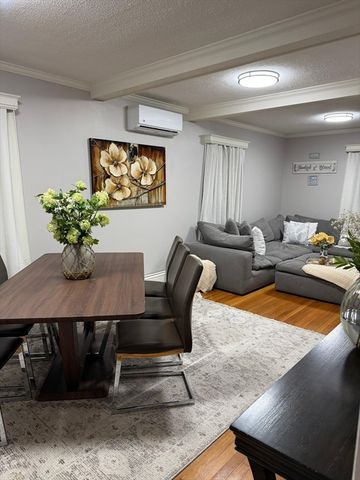 65 Milford St, Mendon, MA 01756