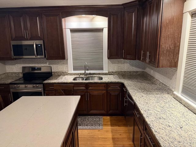 65 Milford St, Mendon, MA 01756