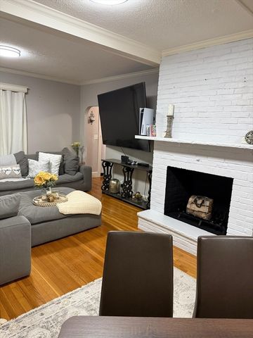 65 Milford St, Mendon, MA 01756