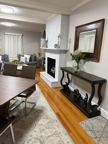 65 Milford St, Mendon, MA 01756