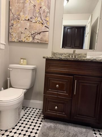 65 Milford St, Mendon, MA 01756