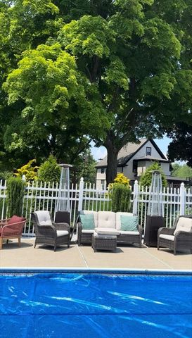 65 Milford St, Mendon, MA 01756