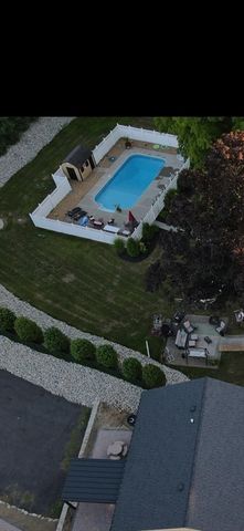 65 Milford St, Mendon, MA 01756