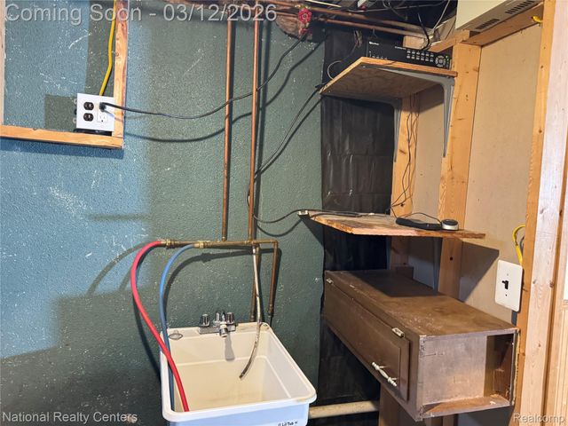 34160 Frances Street, Westland, MI 48185