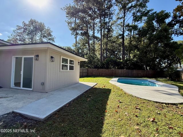 6203 VALENS Drive N, Jacksonville, FL 32216