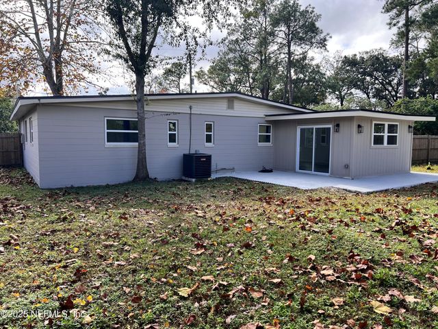 6203 VALENS Drive N, Jacksonville, FL 32216