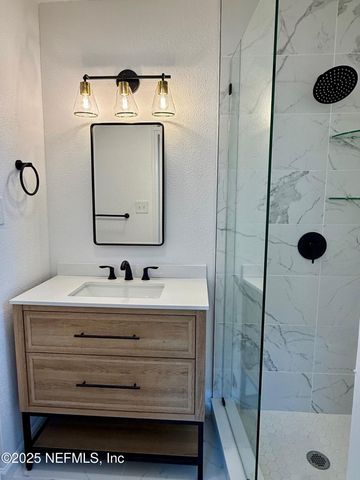 6203 VALENS Drive N, Jacksonville, FL 32216