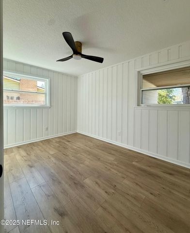 6203 VALENS Drive N, Jacksonville, FL 32216