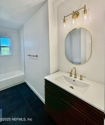 6203 VALENS Drive N, Jacksonville, FL 32216